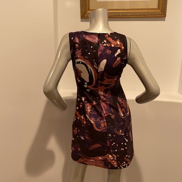 Karen Millen Abstract Print Sleeveless Mini Sheath Dress Purple  Size 4 New - Picture 7 of 16
